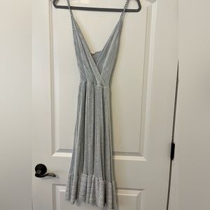 Caution to the wind, Dress